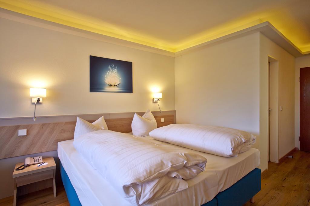 Hotel Schloss Berg แบร์ก อัม ชตาร์นแบร์เกอร์เซ ห้อง รูปภาพ