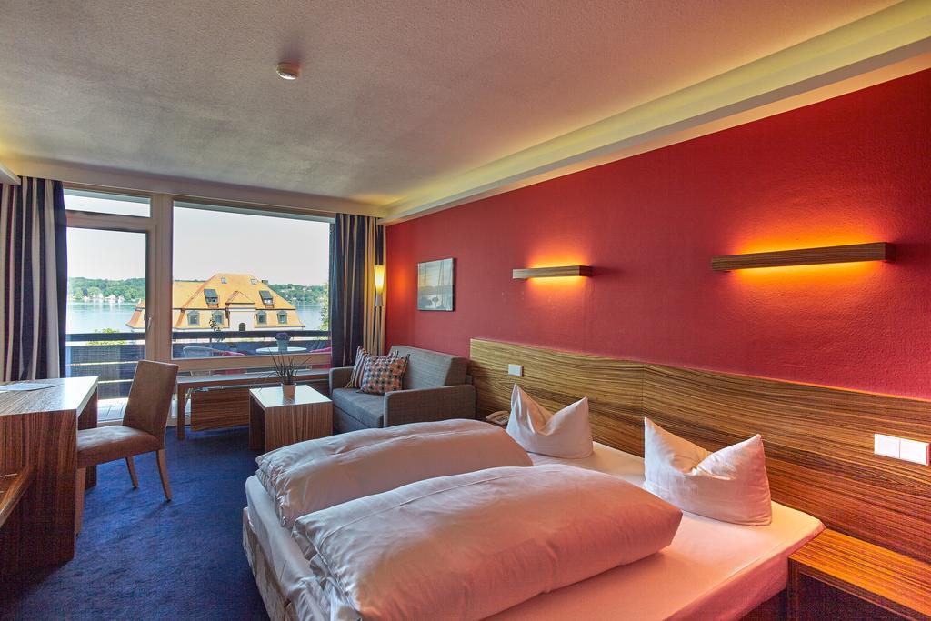 Hotel Schloss Berg แบร์ก อัม ชตาร์นแบร์เกอร์เซ ภายนอก รูปภาพ
