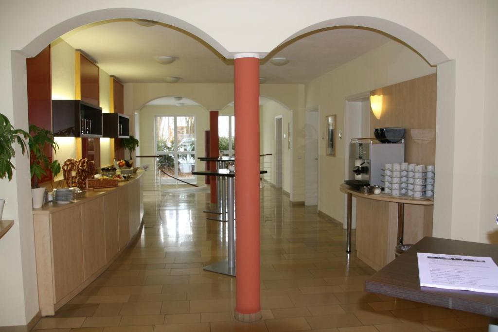 Hotel Schloss Berg แบร์ก อัม ชตาร์นแบร์เกอร์เซ ภายนอก รูปภาพ