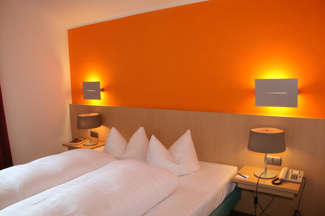 Hotel Schloss Berg แบร์ก อัม ชตาร์นแบร์เกอร์เซ ภายนอก รูปภาพ