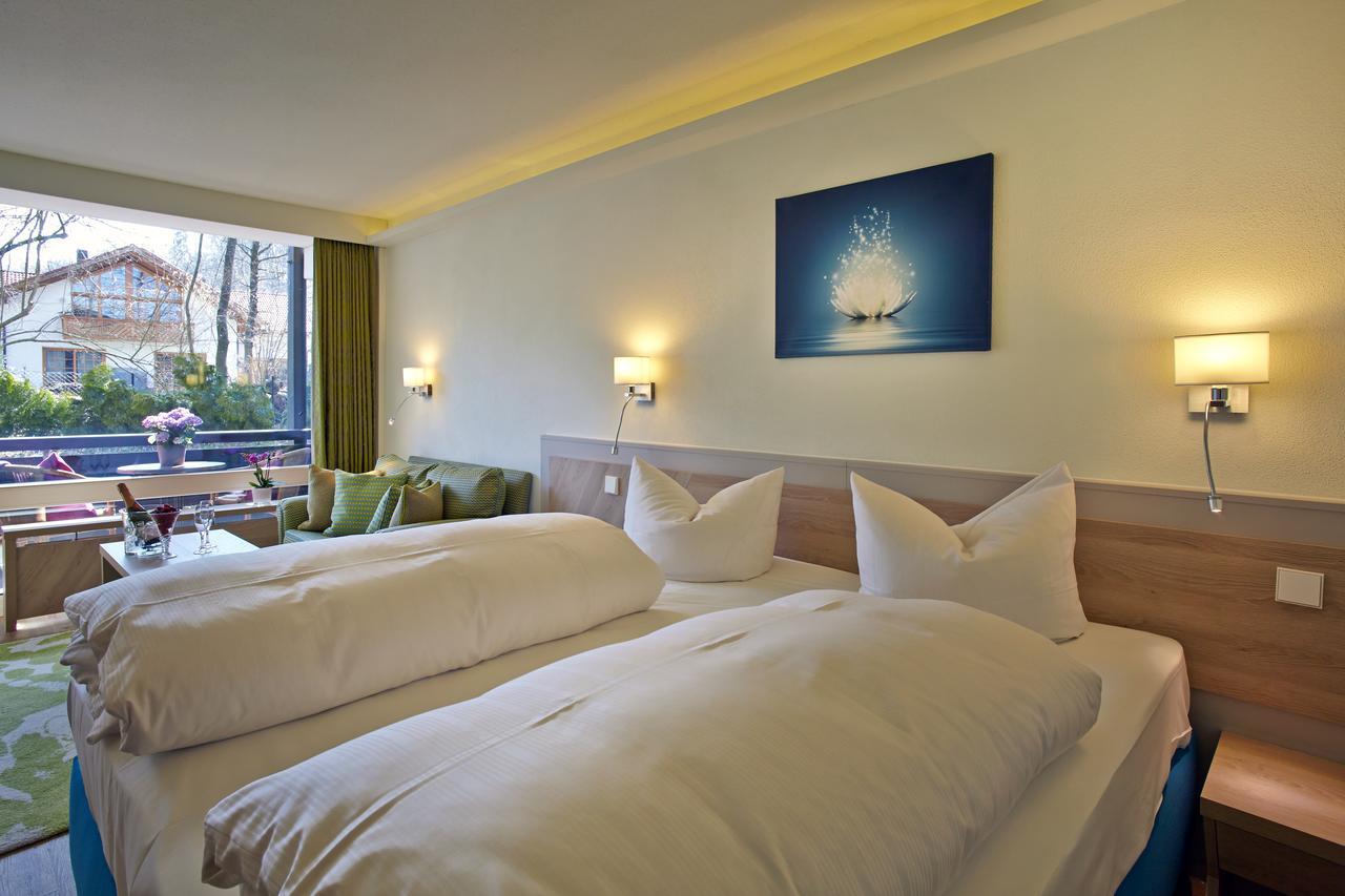 Hotel Schloss Berg แบร์ก อัม ชตาร์นแบร์เกอร์เซ ภายนอก รูปภาพ