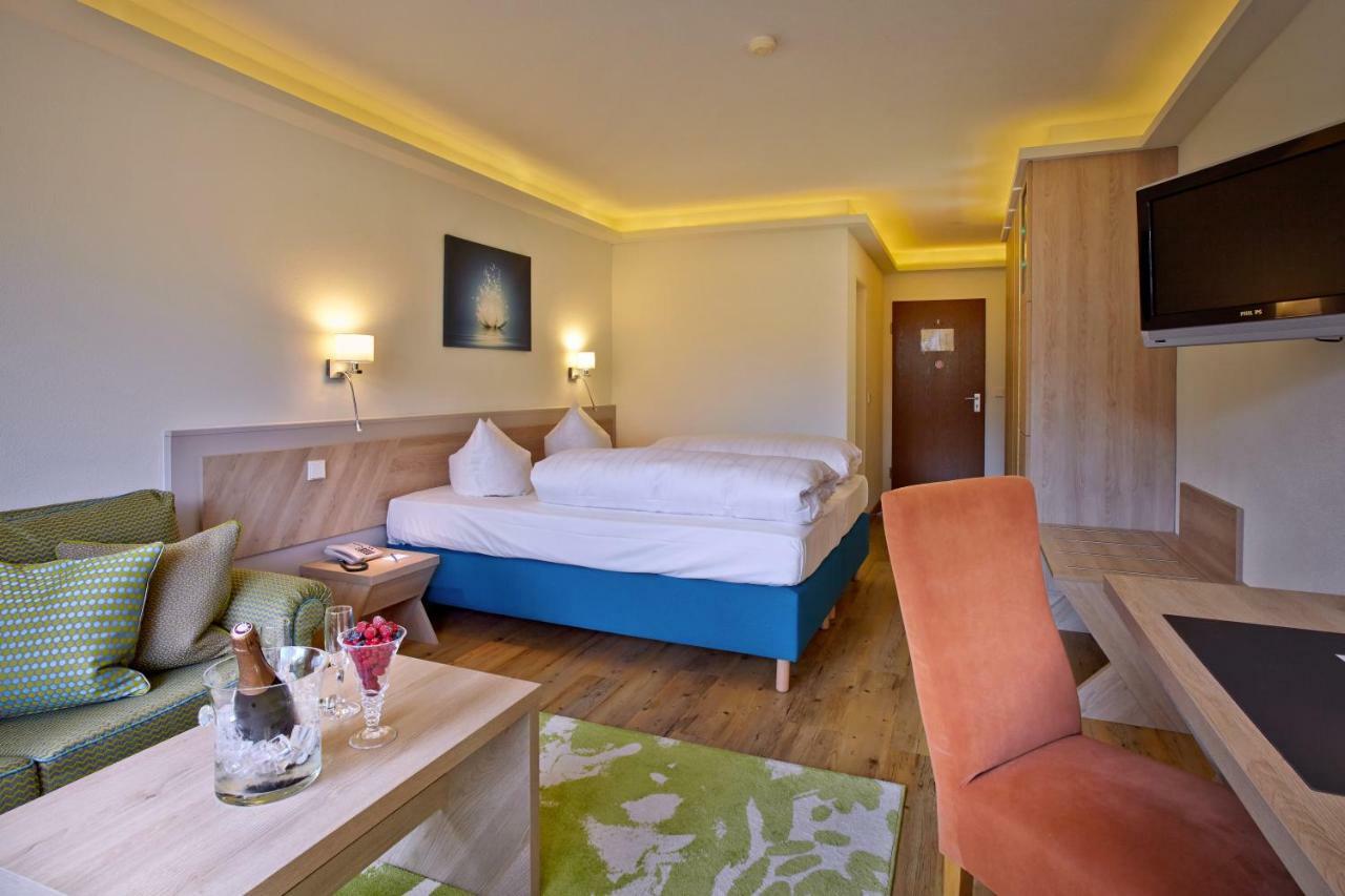Hotel Schloss Berg แบร์ก อัม ชตาร์นแบร์เกอร์เซ ภายนอก รูปภาพ